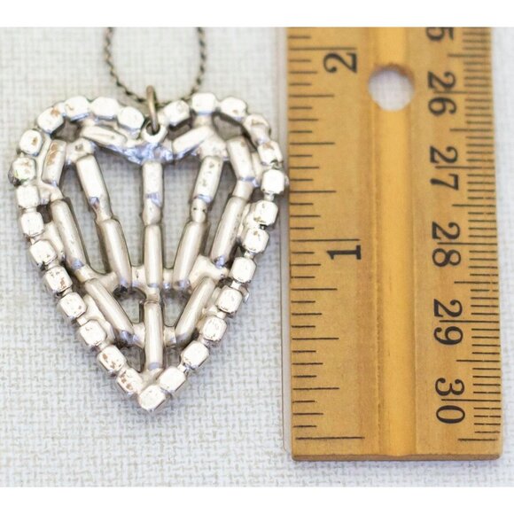 19 inch, Vintage Lovely Heart Pendant Silver Tone Necklace - J1 - Picture 3 of 3